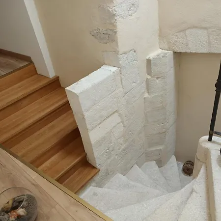 Les Greniers Du Chateau