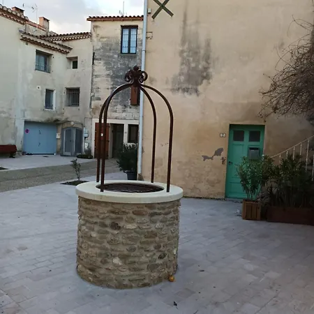 Les Greniers Du Chateau Aramon